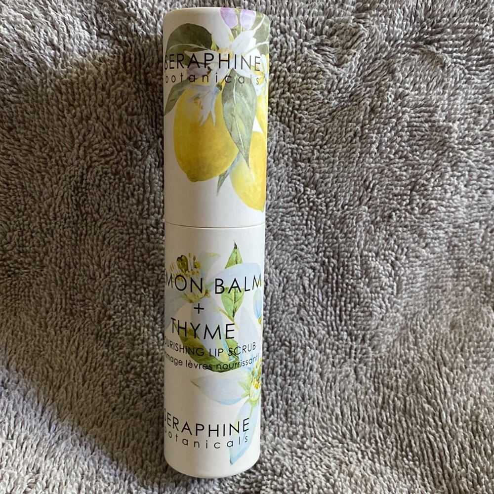 Nourishing lip scrub